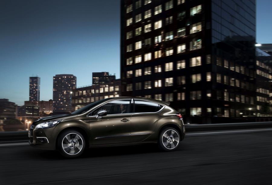  Citroen DS4 2010 года  (фото 36 из 143)